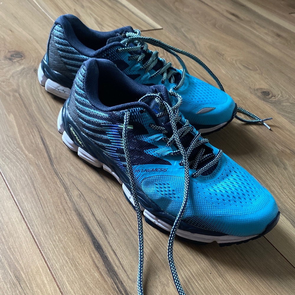 Women’s 361 degrees nemesis sneakers